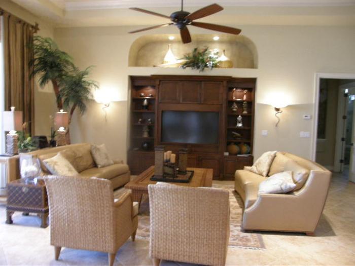 Living Room Listing photo 2